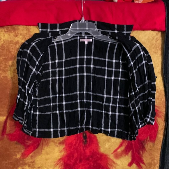 LOTTIE MOSS-girl’s black/white plaid shirt sleeved crop flannel button-up shirt - Picture 2 of 9